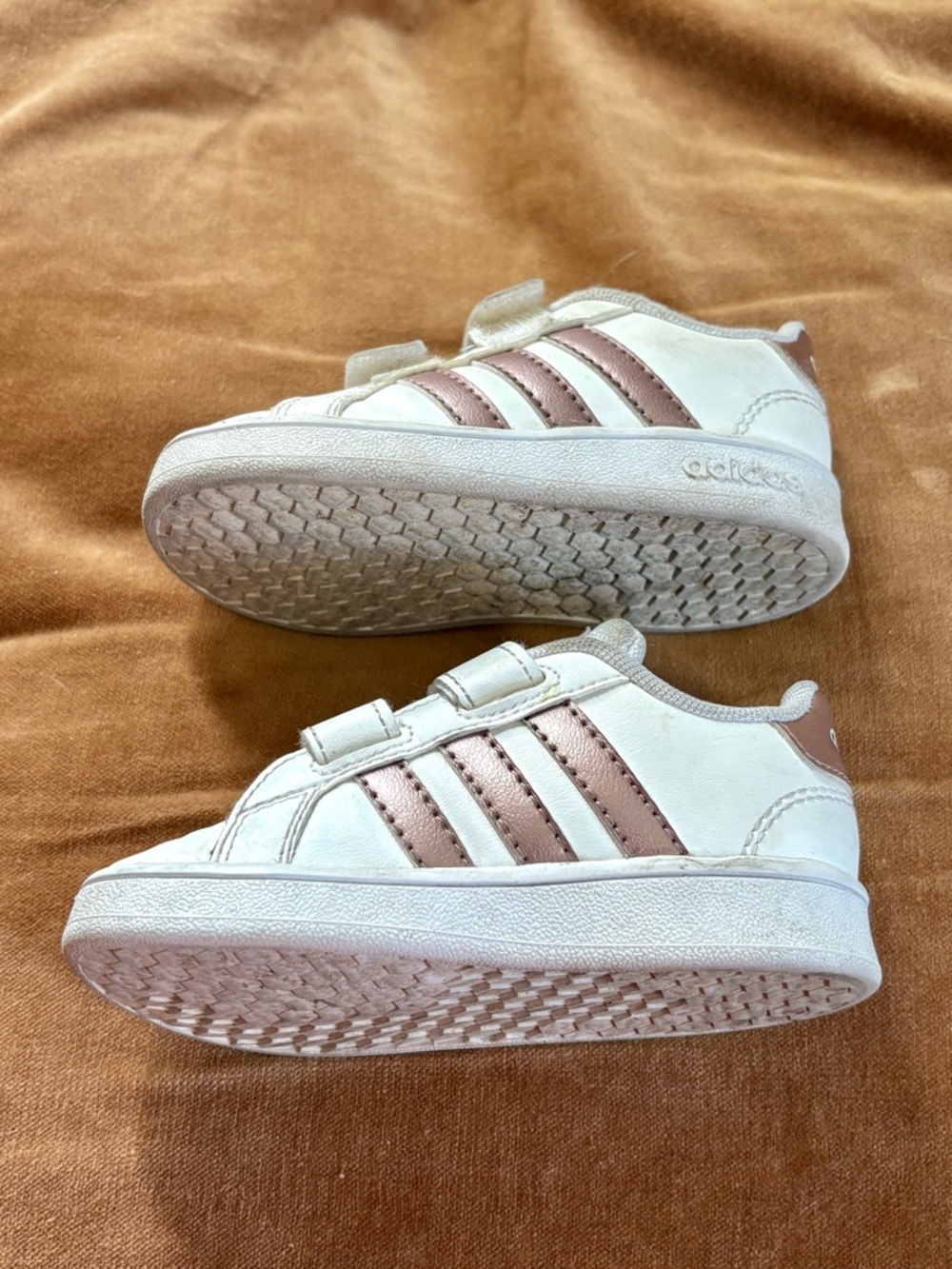 Toddler Adidas Grand Court Sneakers size 5.5 - Rose Gold - Picture 4 of 6